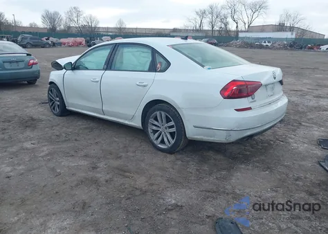 2019 Volkswagen Passat 2.0T Wolfsburg Edition z USA, uszkodzony, nr VIN 1VWLA7A31KC012491